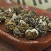 Жасминовый чай: цветок, растворённый в листе